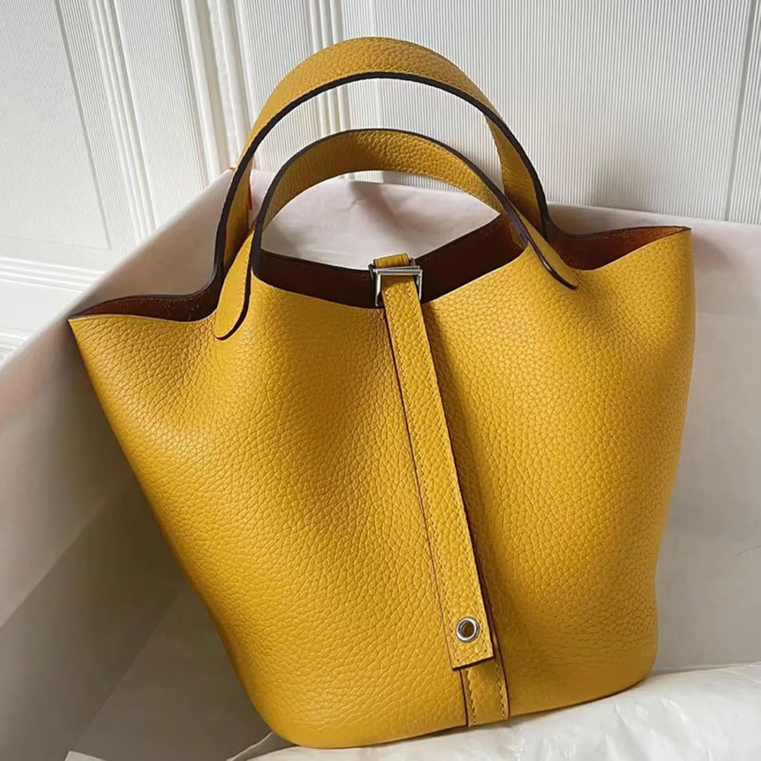 Handheld Women's Bag, Vegetable Basket, Cowhide, Handmade Wax Thread, Water Bucket Bag